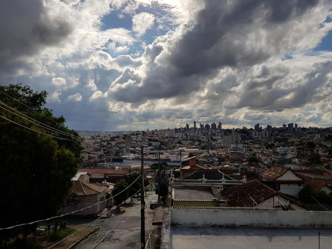 Hostel Trem De Minas เบโลโอรีซอนชี ภายนอก รูปภาพ